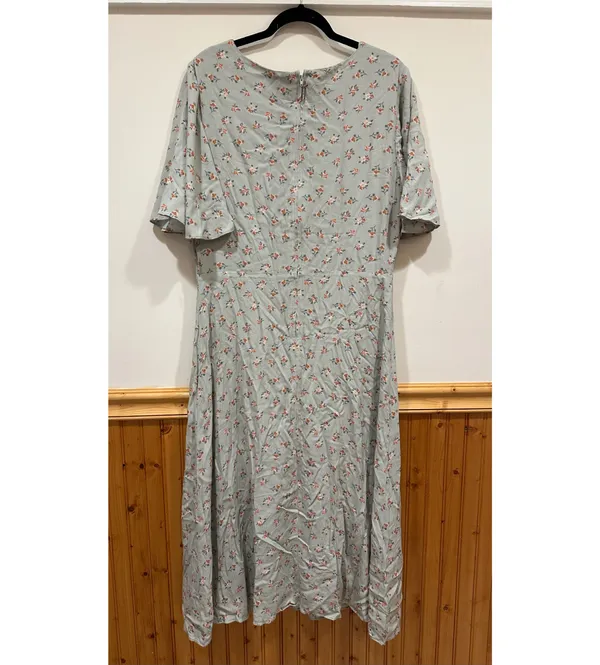 Vylette NWOT Women’s Empire Flutter Sleeve Floral Midi Dress Size XL Green - Image 8