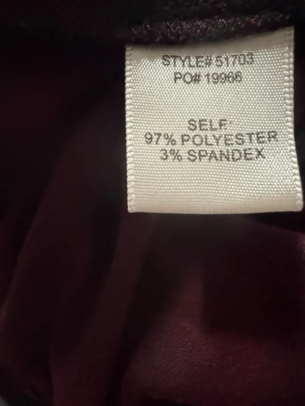 Skies Are Blue Berenice Scallop Hem Old Money Academia Skirt burgundy & black plaid large. - Image 8