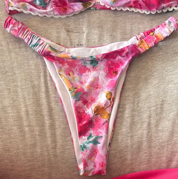 SheIn floral bikini - Image 2