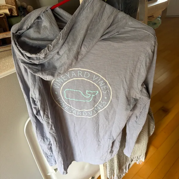 Vineyard Vines long sleeve hooded shirt - Image 2
