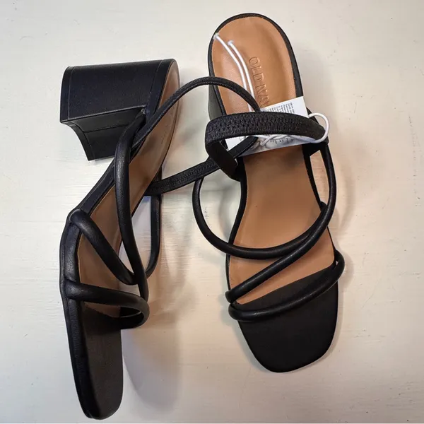 Old Navy Black Strappy Block Blackjack Sandals Sz 7 New With Tag - Image 2