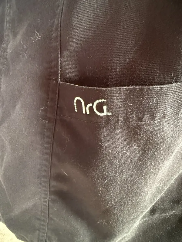 NRG by Barco short sleeve v-neck scrub top black stretchy with pockets size S - Image 6