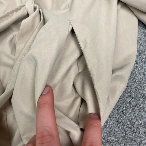 Womens tan trench‎ coat Size L - Image 3