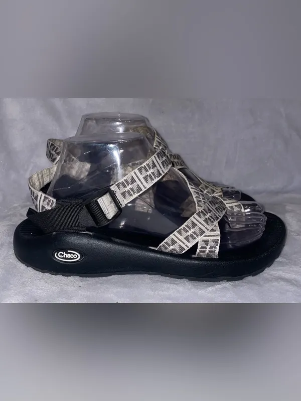 Chaco Women’s Size 10 ZX2 Classic Grey Geometric Strappy Sandals Toe Loop - Image 4