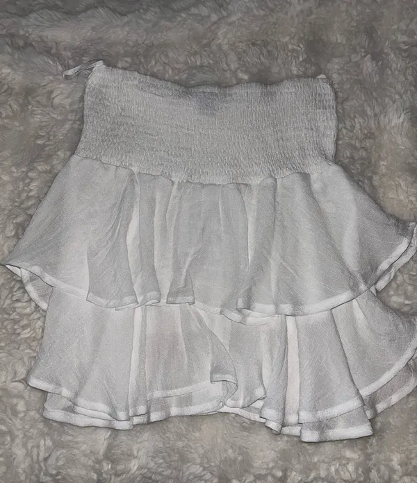 SheIn NWOT Smocked High-Rise Flounce Mini White Skirt - Image 6