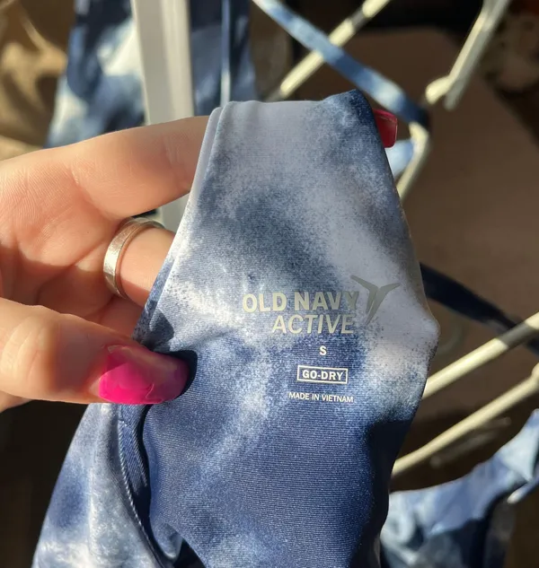 Old Navy Activewear Tank - Image 3