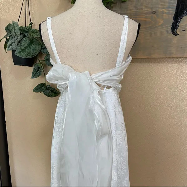 NWOT Lulus Major Perfection White Floral Jacquard Midi Dress with Pockets - Image 7