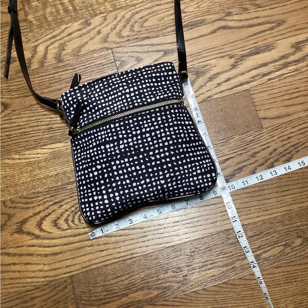 Cross body purse Black and white pattern with Gold Plated Hardware - Image 10