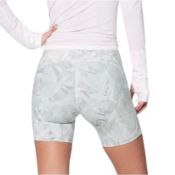 NWT sz 8 Lululemon Train Times Short 6" Jasmine White Multi / White size 8 - Image 3