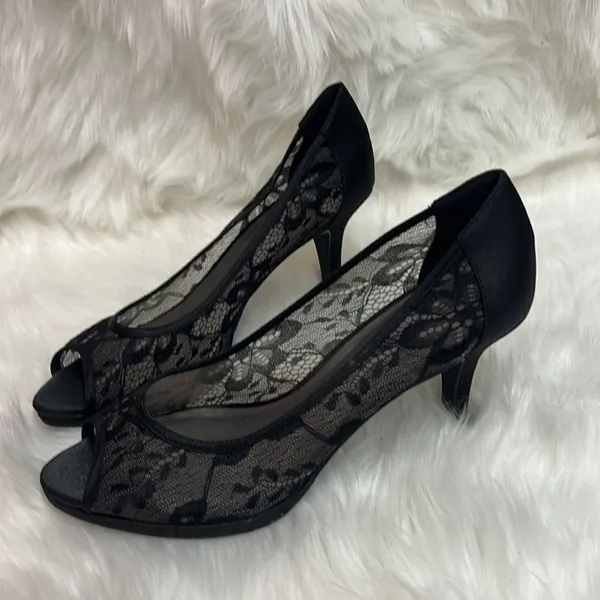 Kelly &‎ Katie Lace Peep Toe Heels Size 10 B-24 - Image 2