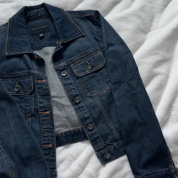 Banana Republic Classic Denim Jacket Medium Wash Size M - Image 6