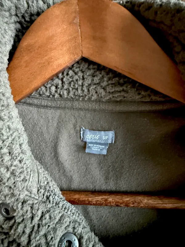 Aerie Comfy green sweater - Image 4