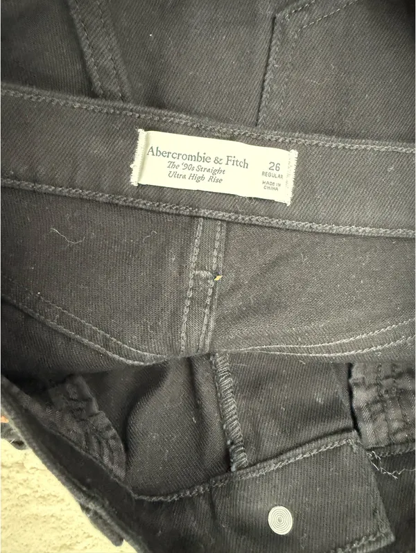 Abercrombie Ultra High-Rise Straight Jeans - Image 3