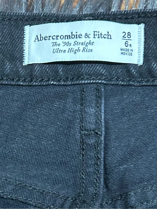 Abercrombie & Fitch The 90’s Straight Ultra High Rise Raw Hem Jeans Size 28/6R - Image 4