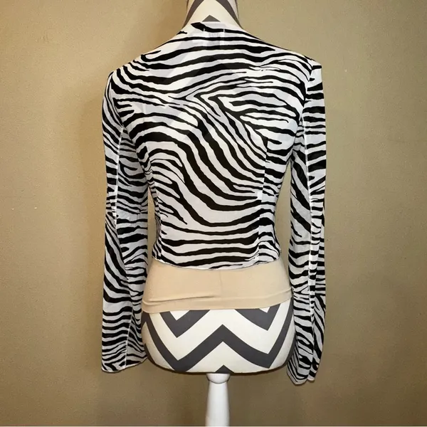Princess Polly size 4 zebra top - Image 2