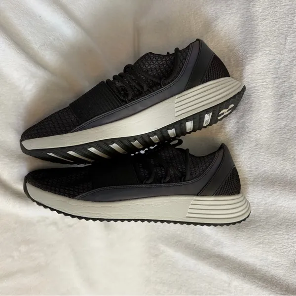 Under Armour UA Breathe Lace SMGX Black Running Sneakers Womens 8.5 - Image 2