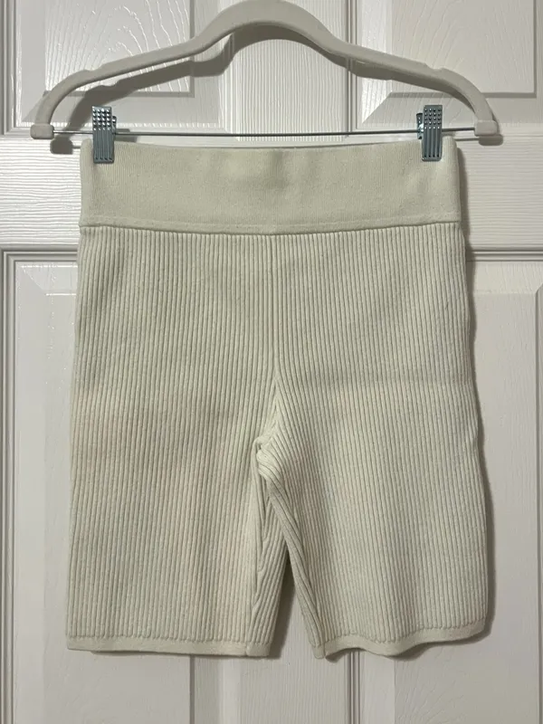 Lululemon Ribbed Knit High-Rise Short Size 8 Sweater Cream 8" - Image 2