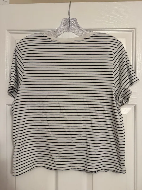Old Navy Top - Image 2