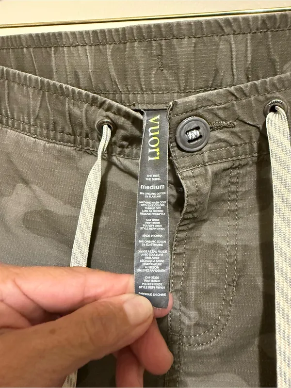 Vuori women’s medium Olive Gray Camo Cargo Pants - Image 5