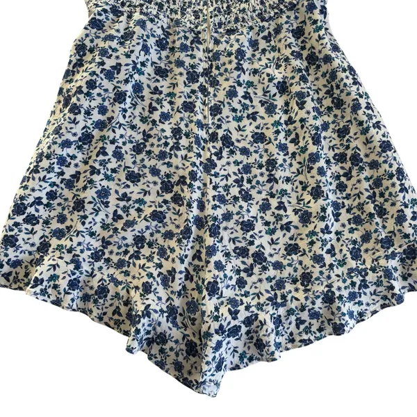 Altar’d State Blue and White Floral Print Faux Wrap Romper Women’s Medium - Image 8