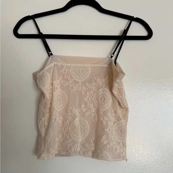Cropped Lace Cami Black - Image 2