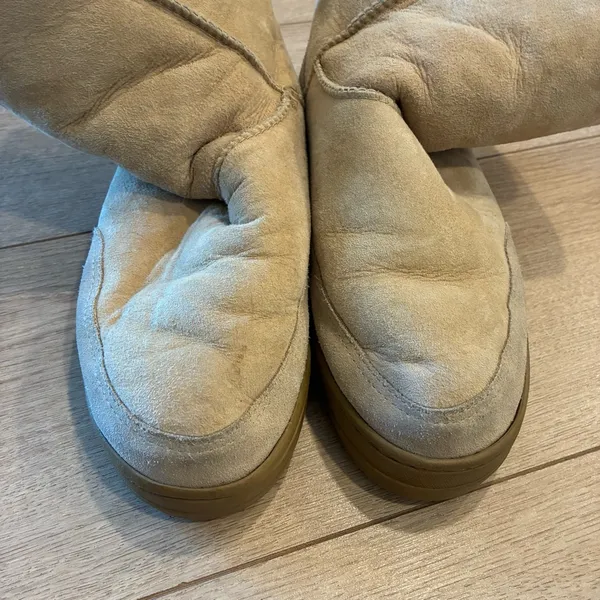 Ugg Australia Women’s Ultra Short Suede Shearling Boot Sheepskin Wool Size 9 - Image 4