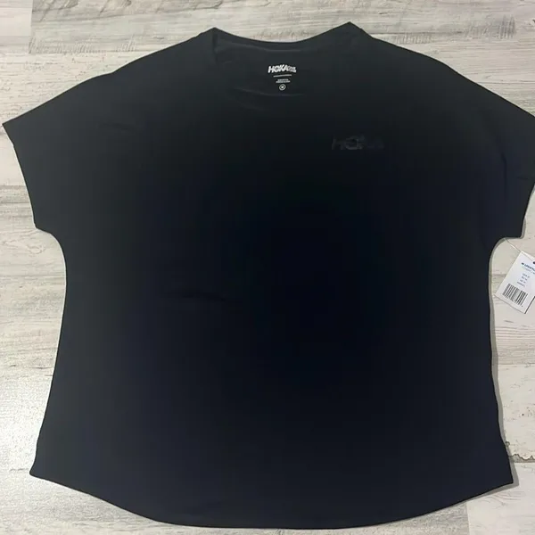 Hoka Lifestyle Tee Size M NWT - Image 2
