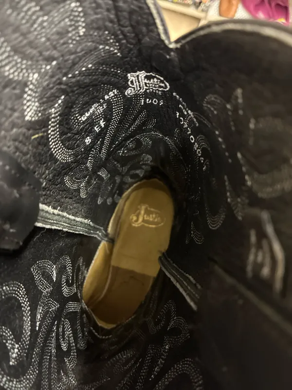 Justin’s Western Cowboy Boots - Image 9