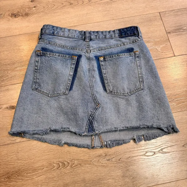 H&M Distressed Denim Mini Skirt Raw Hem Blue Size 10‎ Casual Summer Festival - Image 2