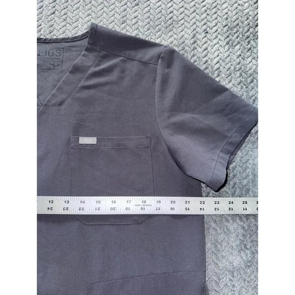 FIGS Women's Technical Collection Scrub Top Gray Short Sleeve V Neck Pocket Sz M - Image 6