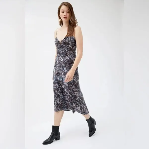 ✨ASTR The Label CORALIE MIDI SZ LARGE DRESS✨ - Image 5
