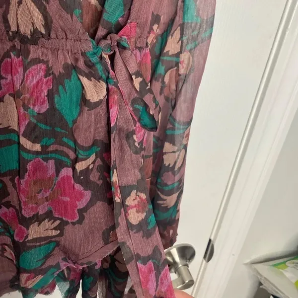FREE PEOPLE Floral Raw Hem Wrap Top with‎ Ruched Back Detail Size Small - Image 4