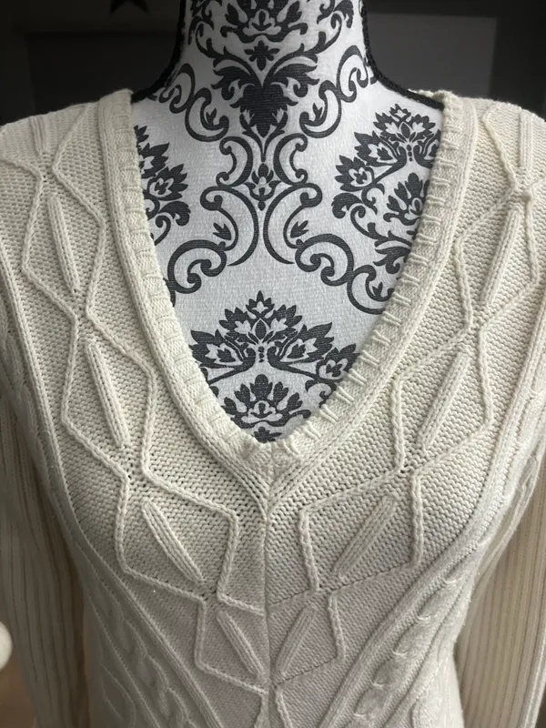 Nine & Co. Size Large Beige Cable Knit Sweater - Image 4