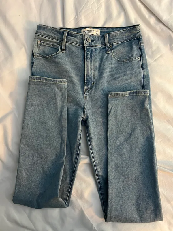 Abercrombie The Super Skinny High Rise Jeans - Image 2