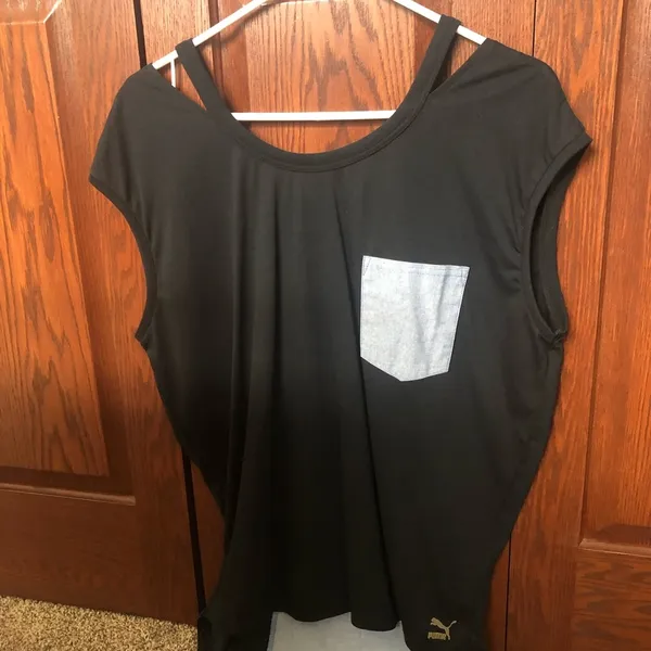 NEW WITH TAGS  CUT OUT TEE DENIM - Image 6