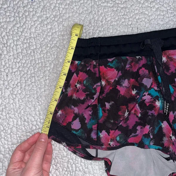 Lululemon Hotty Hot Shorts - Image 10