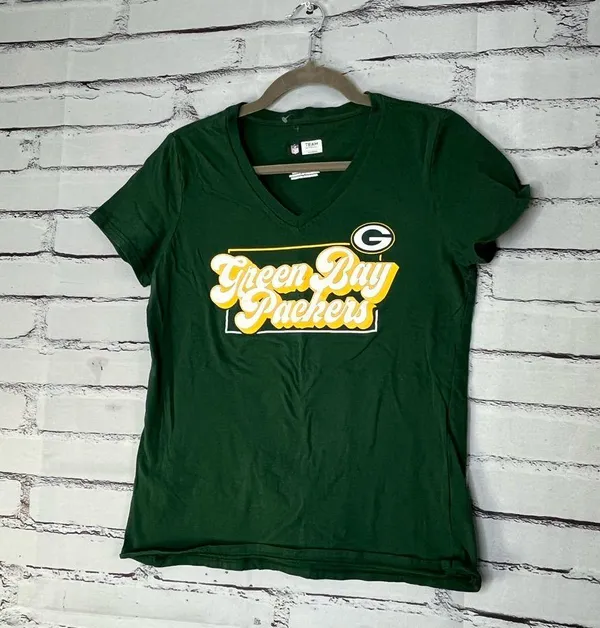 Green Bay Packers Women's Green and Yellow Graphic Top T Shirt SZ S/M Streetwear - Image 7