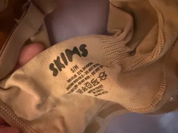 SKIMS Sculpting Bralette - Image 3