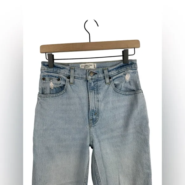 Abercrombie 90s Straight Ultra High Rise Distressed Jeans 26 short 2S Light Wash - Image 4
