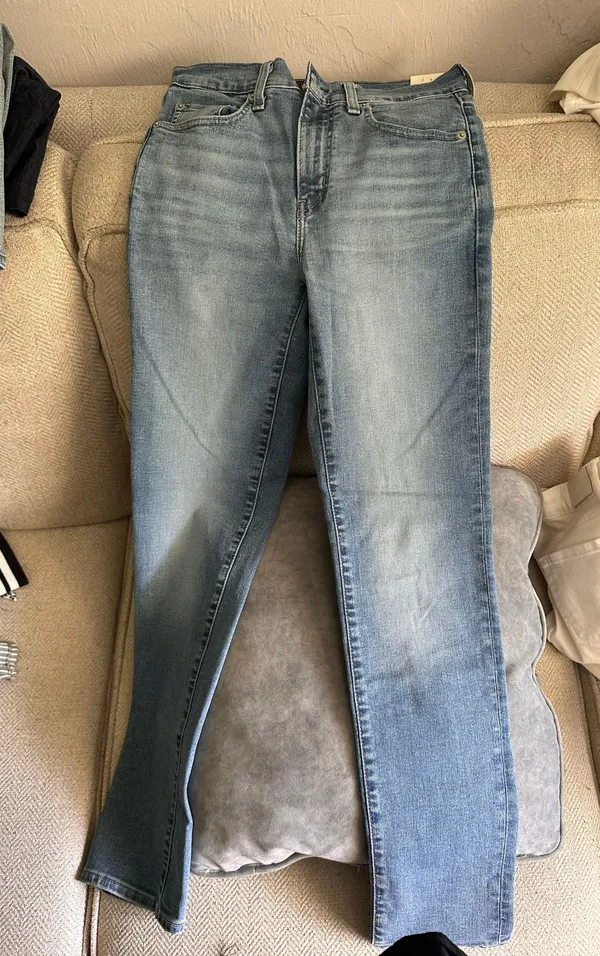 Levi's 724 High-Rise Straight Jeans - Image 3