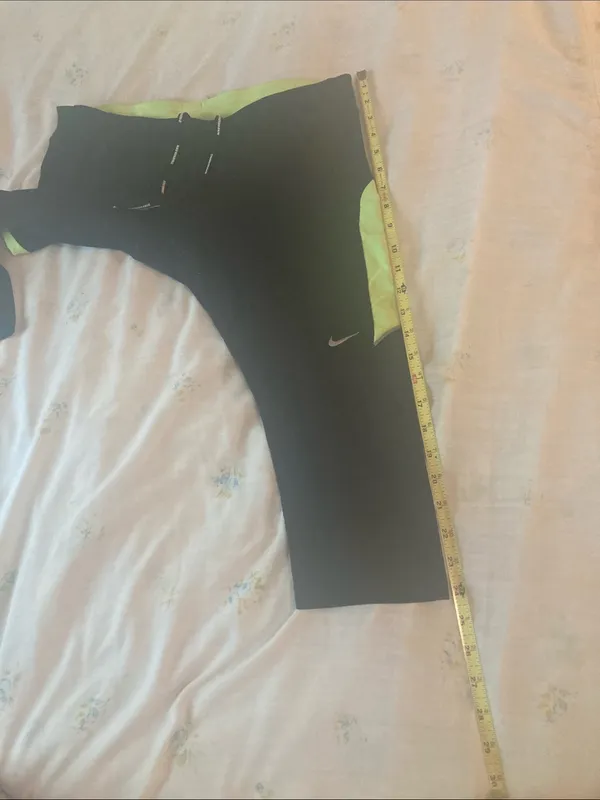 Nike womens Capri workout bottoms - Image 5