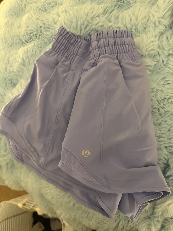 Lululemon Shorts Hotty Hot - Image 2