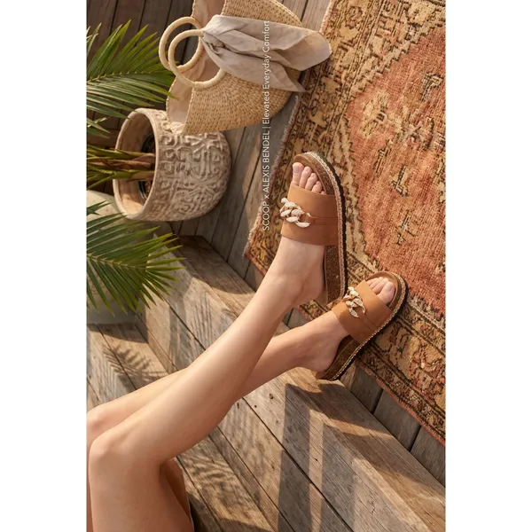 Alexis Bendel Womens Comfort Slide Sandals Size 6 Tan Chain Accent Footbed NIB - Image 4