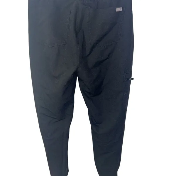 FIGS Technical Collection Scrub joggers – Black, Size S/P - Image 4