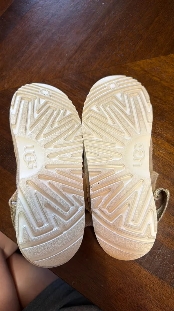 UGG Slip-On - Image 4