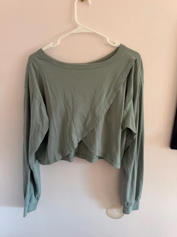 green fabletics cropped long sleeve  - Image 2