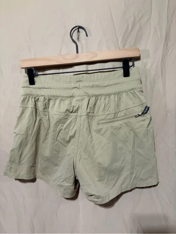 North face shorts - Image 2