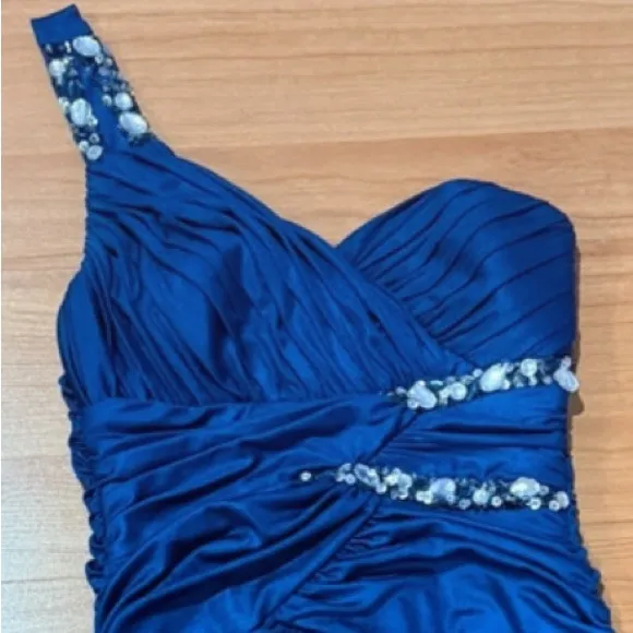 City Triangles Elegant Dress Size 4, Worn Once - Image 2