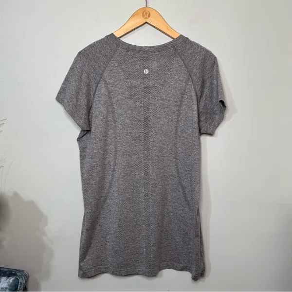Lululemon Swiftly Tech 2.0 Short Sleeve Shirt Shirt Slate Gray Size 16 - Image 5