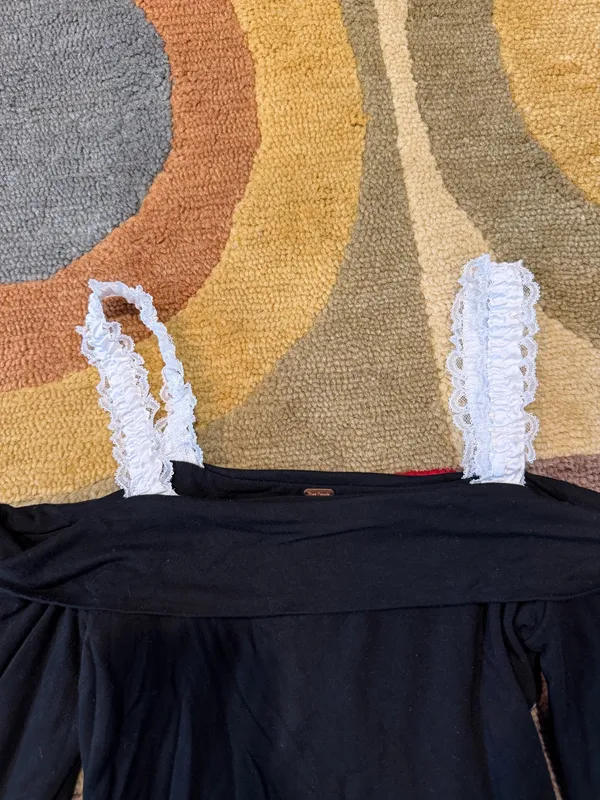 Free People Black Off The Shoulder Top with White Lace Strap 3/4 Sleeve Small - Image 2